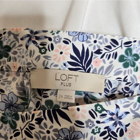 LOFT Plus floral square neck boxy business casual flutter sleeve blouse top 24 - Picture 3 of 6